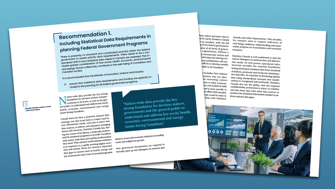 Double page d’un rapport sur les flux de données, incluant des titres sur l’innovation, les lacunes de données et la coordination intergouvernementale. Des images de professionnels en discussion et des visuels graphiques bleus accompagnent les sections.