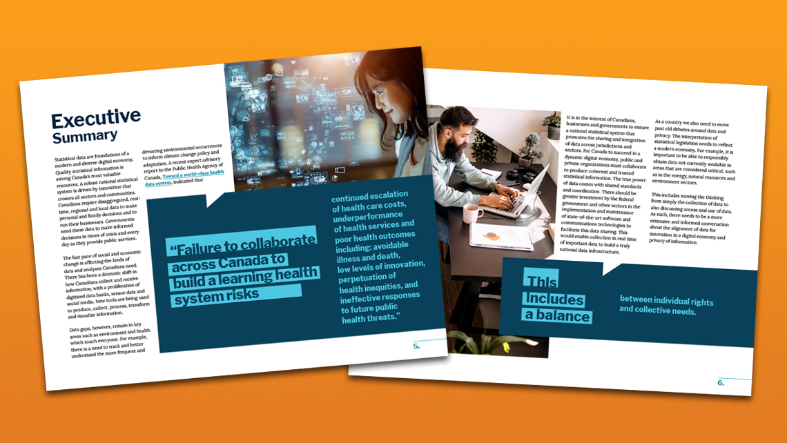 Pages alternatives du rapport annuel 2022 du CSAC présentant le sommaire exécutif sur les systèmes de santé, la collaboration et la protection des données, avec photo d’un professionnel au travail.